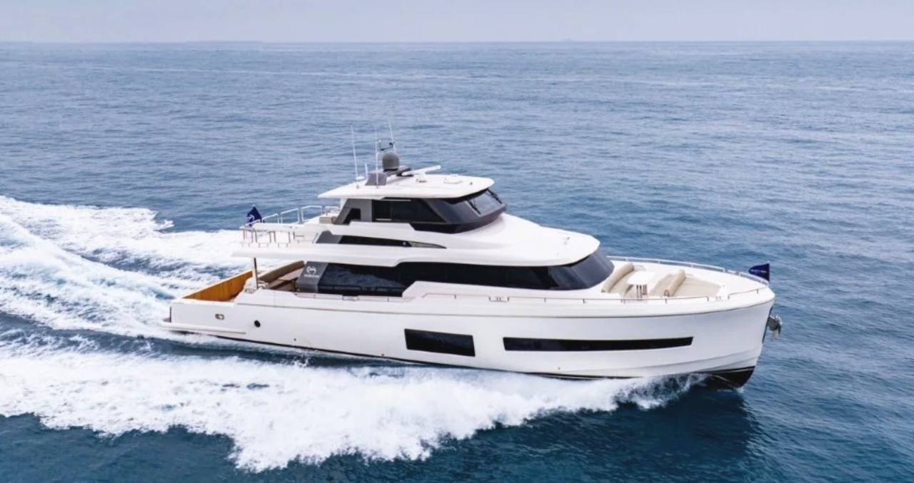 Horizon V77 underway